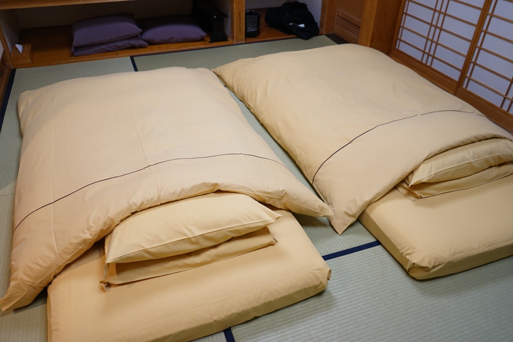 holdall Male Bebrejde 5 Reasons Why You Need A Japanese Futon Bed | Catch.com.au