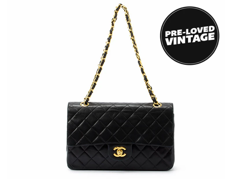 Vintage Chanel Classic Double Flap Bag in Black 19861988  singulié
