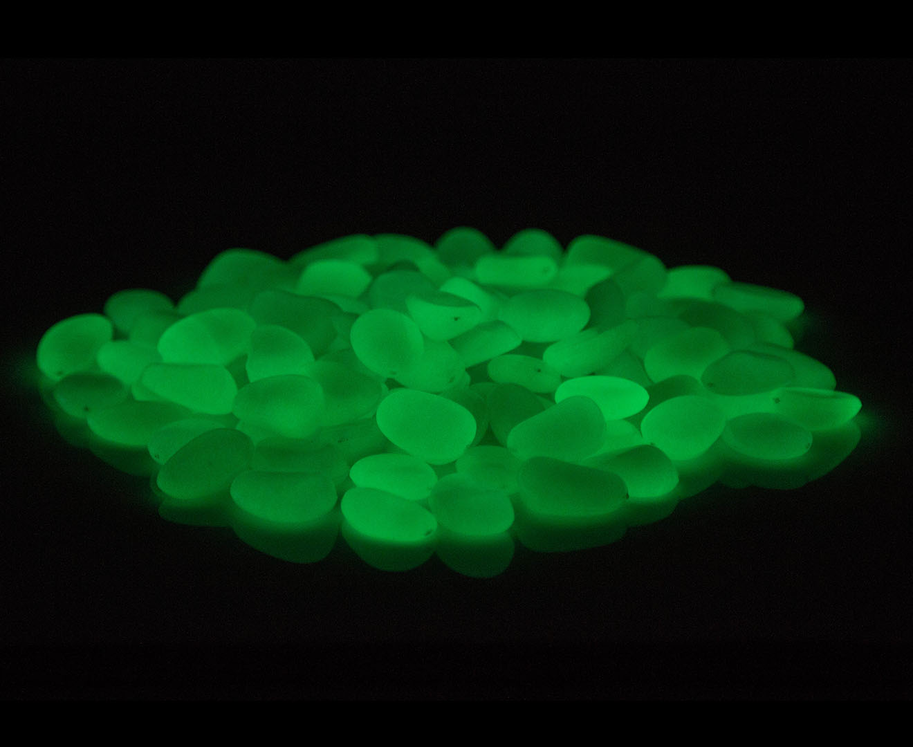 Glo Stones Glow In The Dark Pebbles 100-Pack - Green | Catch.co.nz