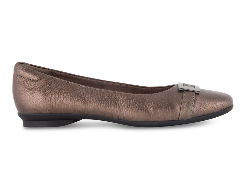 Clarks Women's Wide Fit Candra Glare Shoe - Metallic Leather