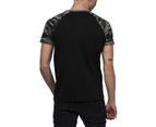 Urban Classics - RAGLAN Contrast T-Shirt black / dark camo