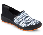 Bzees Women's Glee Shoe - Black Print