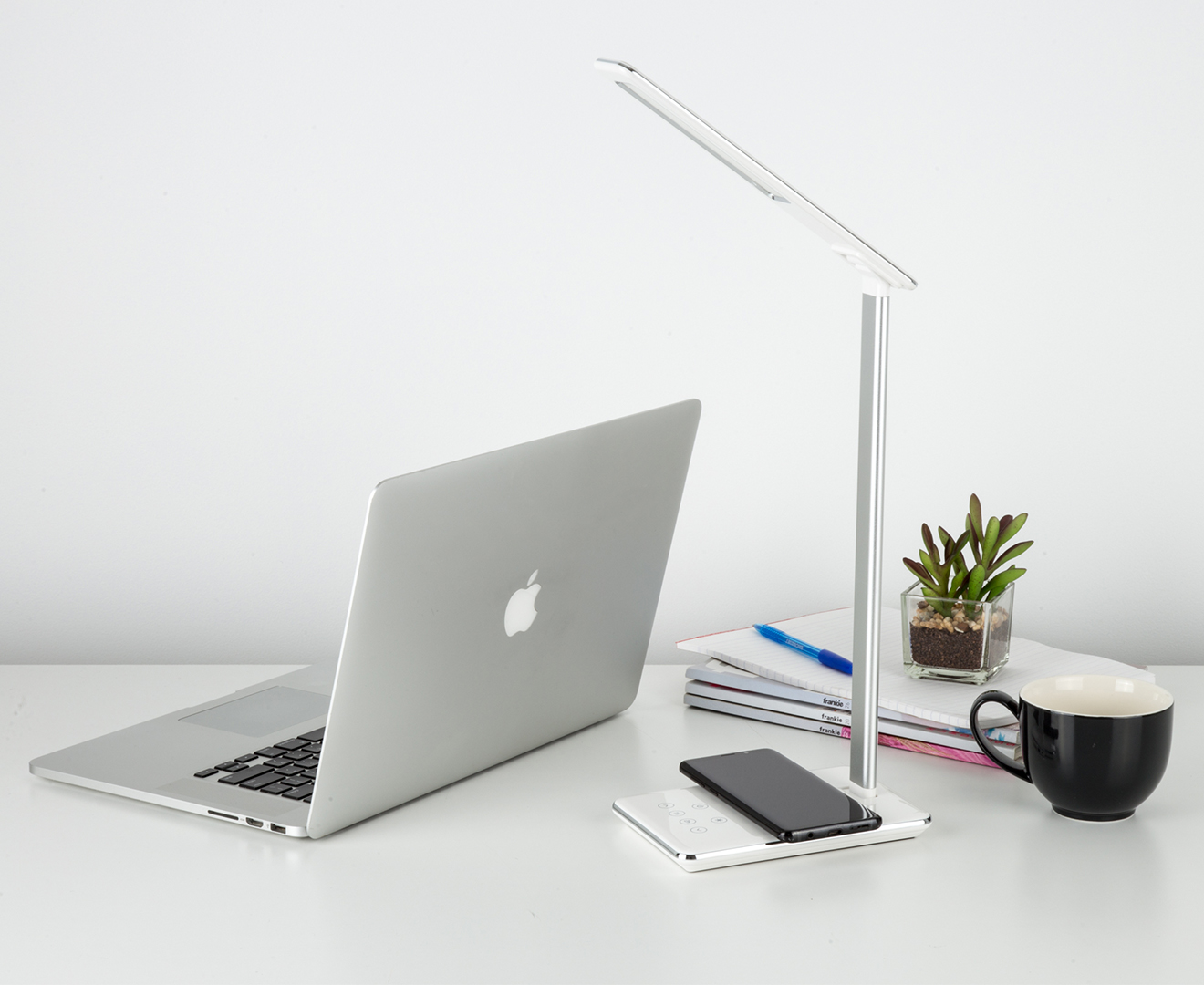 carter wireless charging desk lamp