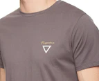 Nena & Pasadena Men's Speed Storm Cape Back T-Shirt - Graphite