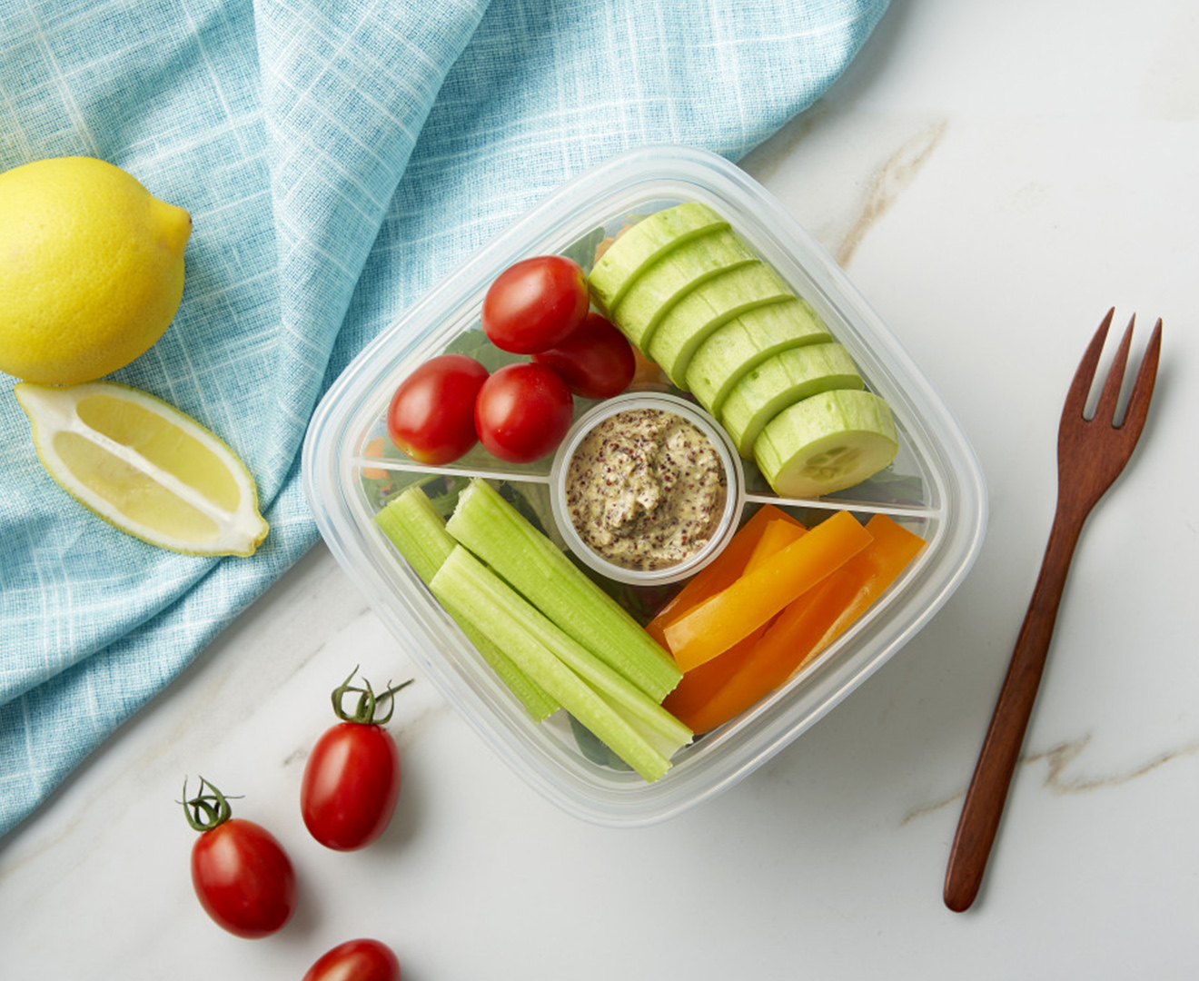 Lock & Lock 950mL Special Salad Lunch Box with Dividers | Catch.co.nz