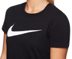 Nike Women's NSW Swoosh Tee / T-Shirt / Tshirt - Black