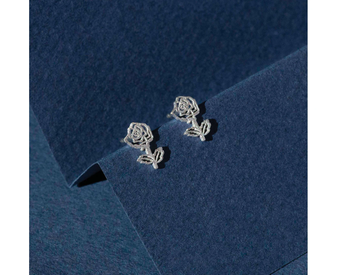 Short Story Disney Earring Belle Rose Silver