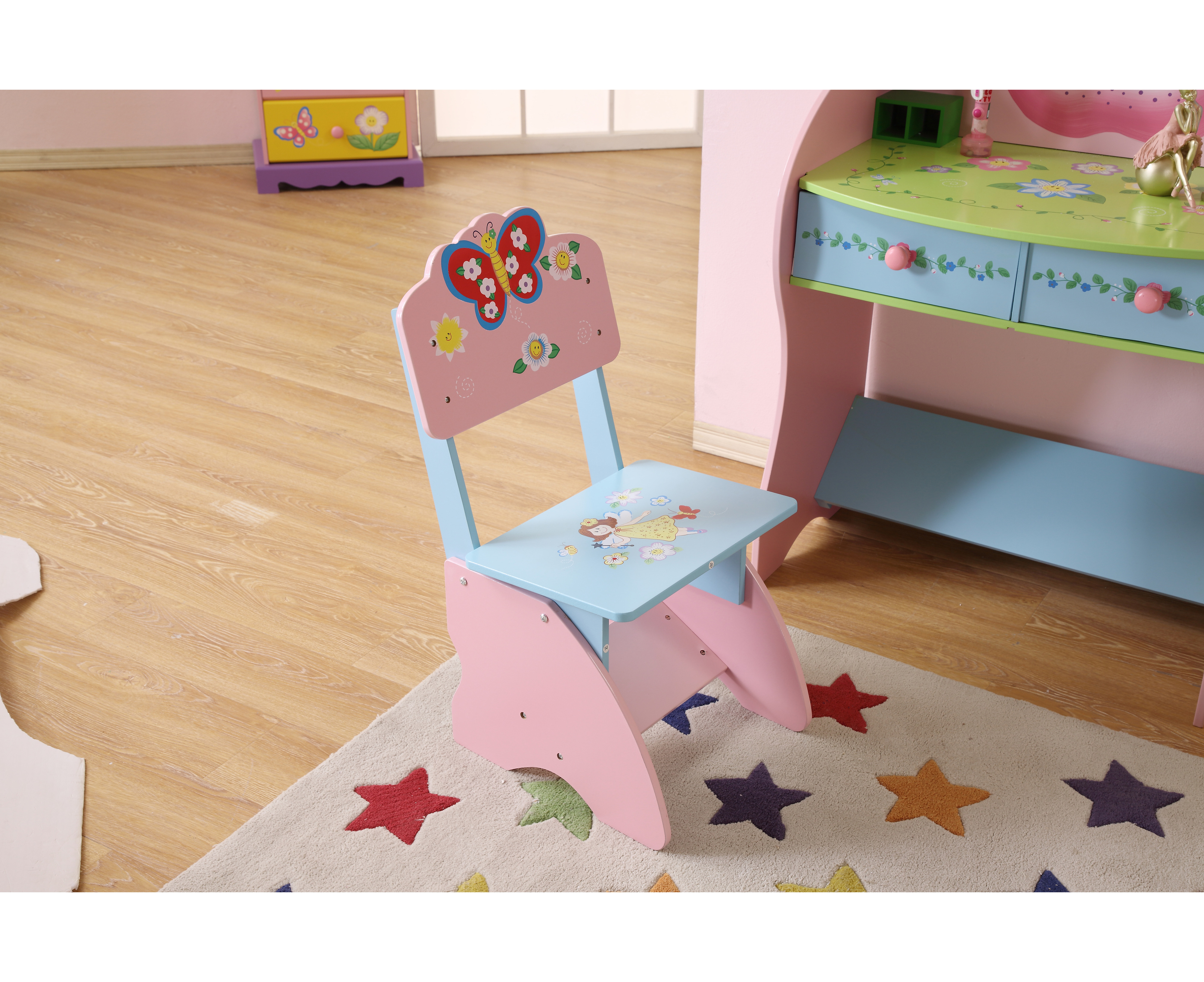girls dressing table and chair