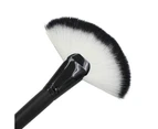 Flat Fan Brush Professional Fiber Makeup Brush Define Bronzer Illuminator - Black Silver