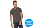 Tommy Hilfiger Men's Relaxed Fit Flag V-Neck Tee / T-Shirt / Tshirt - Carbon Heather