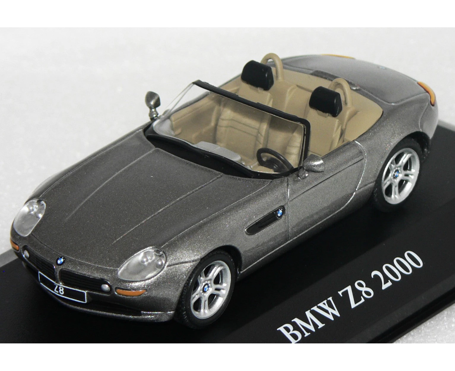 Atlas 1/43 BMW Z8 2000