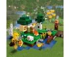 LEGO® Minecraft™ The Bee Farm 21165 9