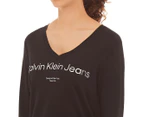 Calvin Klein Jeans Women's Graphic Long Sleeve V-Neck Tee / T-Shirt / Tshirt - Black