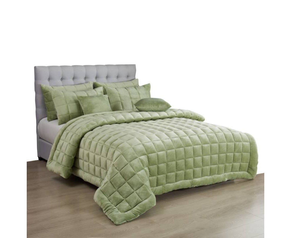 Augusta Faux Mink Quilt / Comforter Set by Alastairs