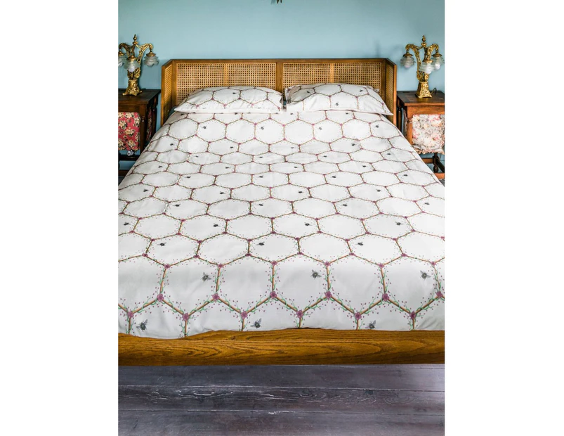 The Chateau Honeycomb Single Duvet/Quilt/Doona Cover and Pillowcase Set Cream