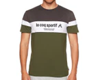 Le Coq Sportif Men's Essentiel Tricolore Logo Tee / T-Shirt / Tshirt - Carbon