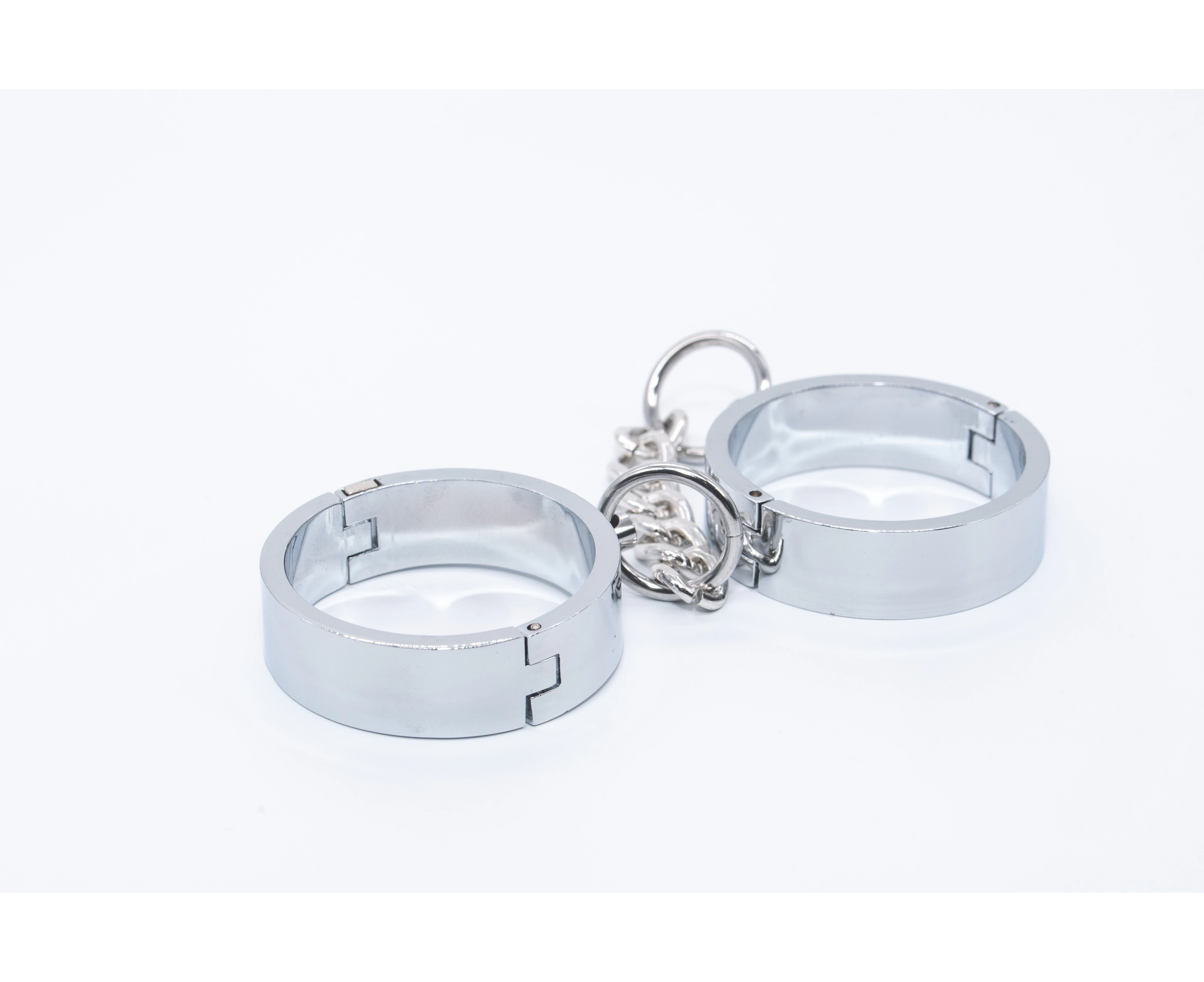 Xuzu Sensations | Clyde | Metal Hand Cuffs | Silver