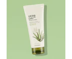 THEFACESHOP Herb Day 365 Foaming Cleanser - Aloe & Green Tea