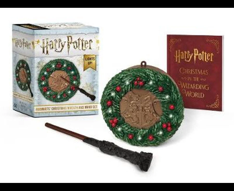 Harry Potter: Hogwarts Christmas Wreath and Wand Set