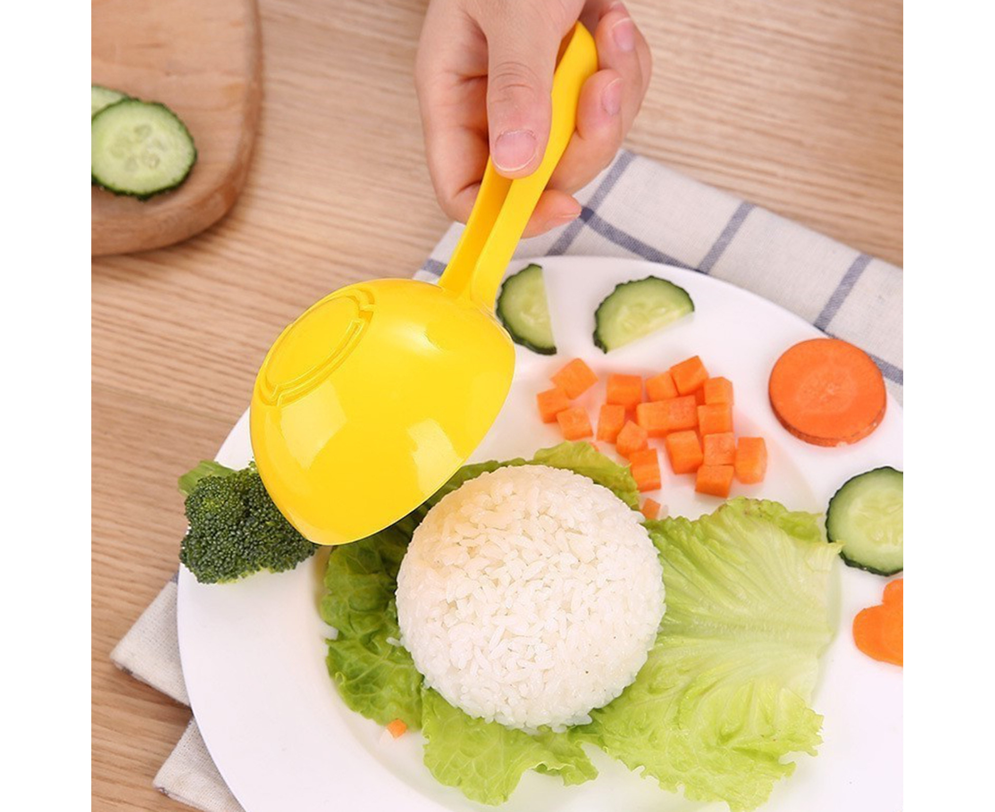 Non-Stick Sushi Mold Rice Ball Scooper Rice Spatula Kitchen Gadge Yellow Rice Paddle Scoop Mold for Rice Ball Making 