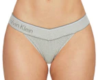 Calvin Klein Women's Surface Seamless Thong 3-Pack - Black/Grey Heather/Nymph's Thigh