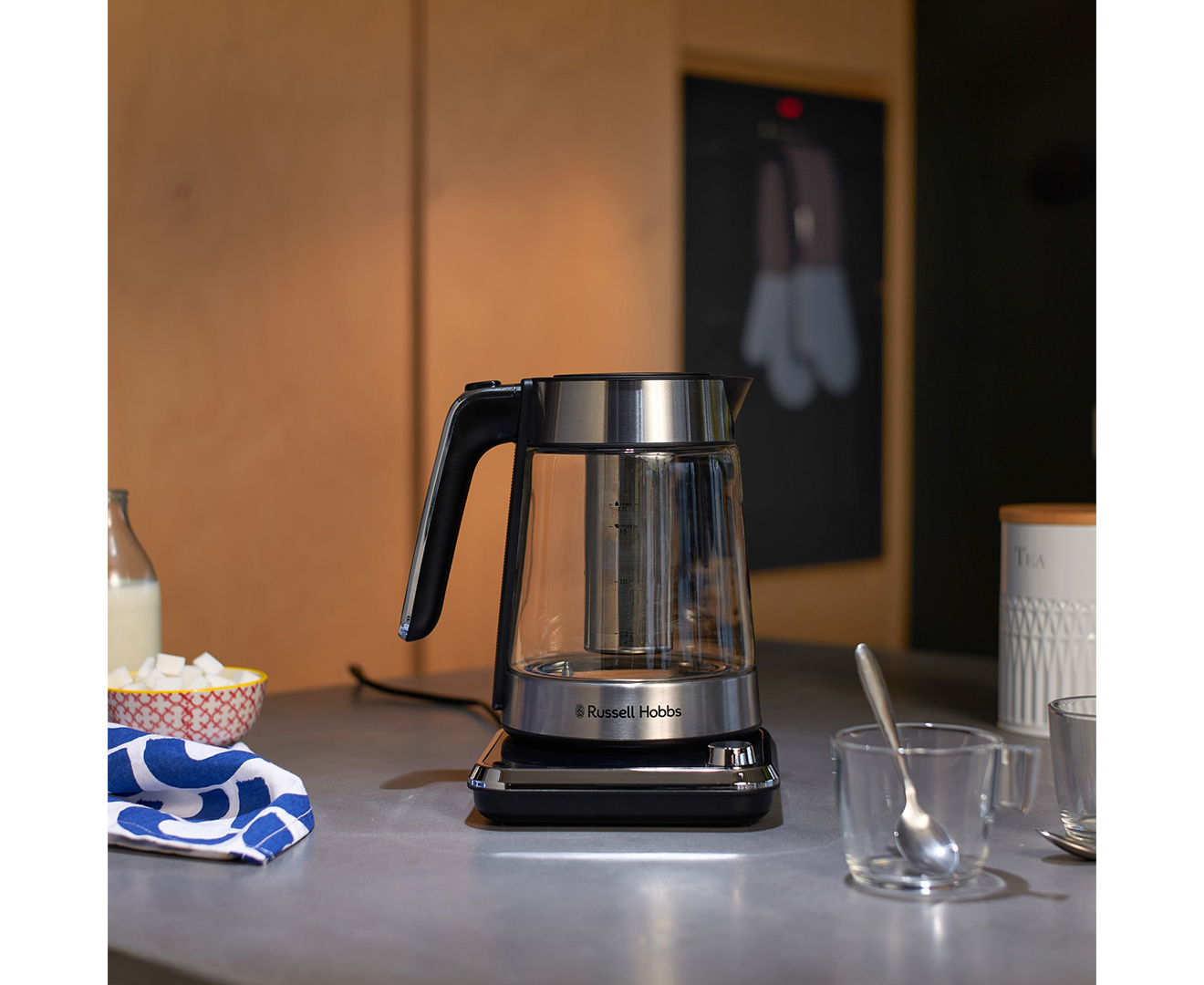 Russell Hobbs Attentiv Kettle, RHK800 - Kettles & Jugs