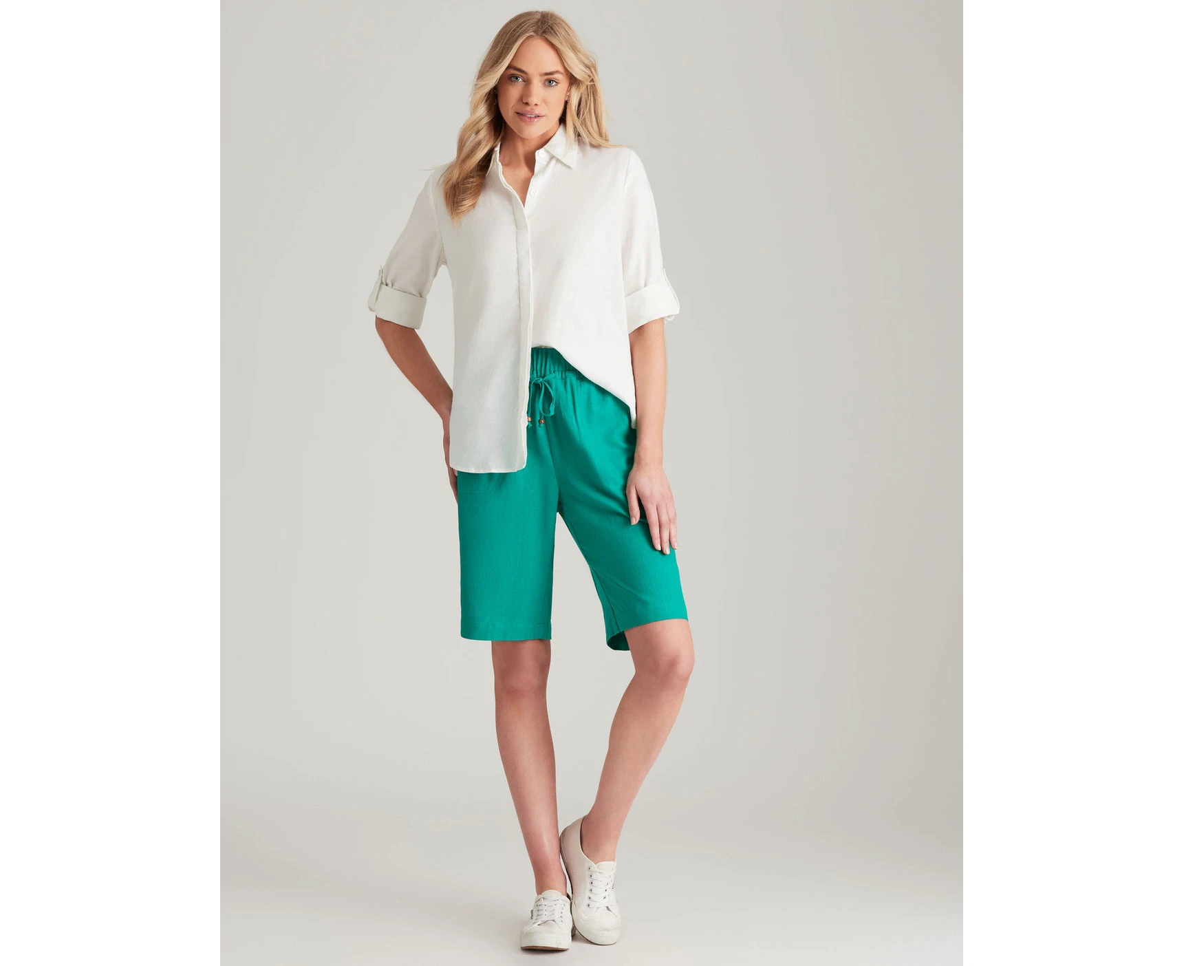 Noni B - Womens Green Shorts - Summer - Linen Clothing - Mid Thigh - Mid Waist - Emerald - Fitted - Chino - Comfort Fashion - Casual Wear Good Quality