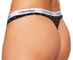 Calvin Klein Women's Carousel Thong/String 3-Pack - Red/Grey/Black