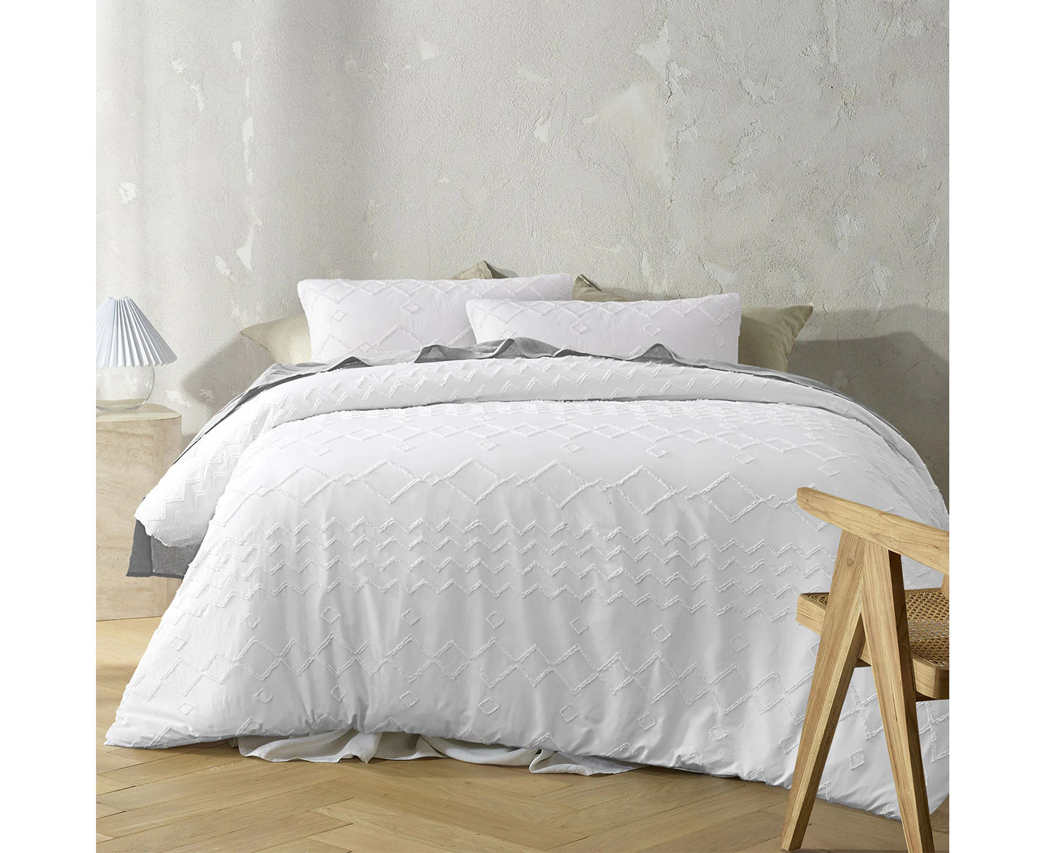 Big Sleep White Zig Zag Super Soft Tufted Quilt Cover Set King