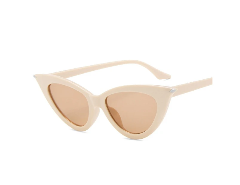 2022 New Fashion Cat Eye Sunglasses Plastic Women Vintage Small Triangle Sun Glasses Female Rivet Eyewear UV400 Oculos Feminino - Beige Tea