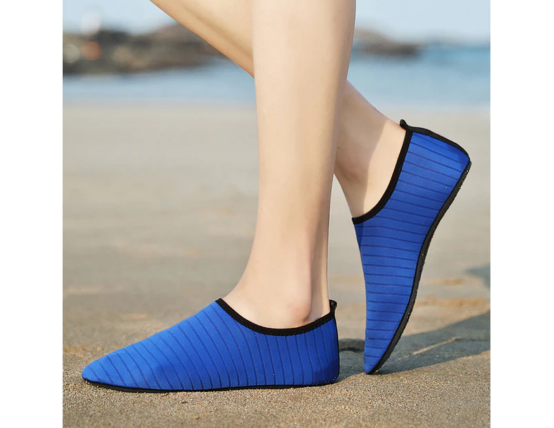 1 Pair Anti-slip Outsole Foldable Beach Shoes Men Women Striped Print Thin Barefoot Swimming Shoes for Summer -Blue 38