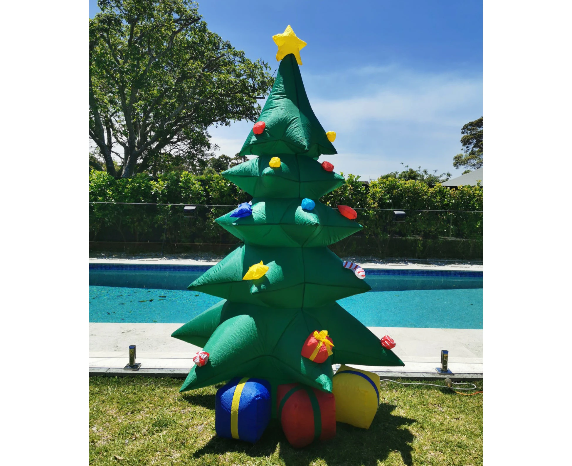 Christmas Decoration Inflatable 240cm Tall Christmas Tree With Gift Boxes LED Lit