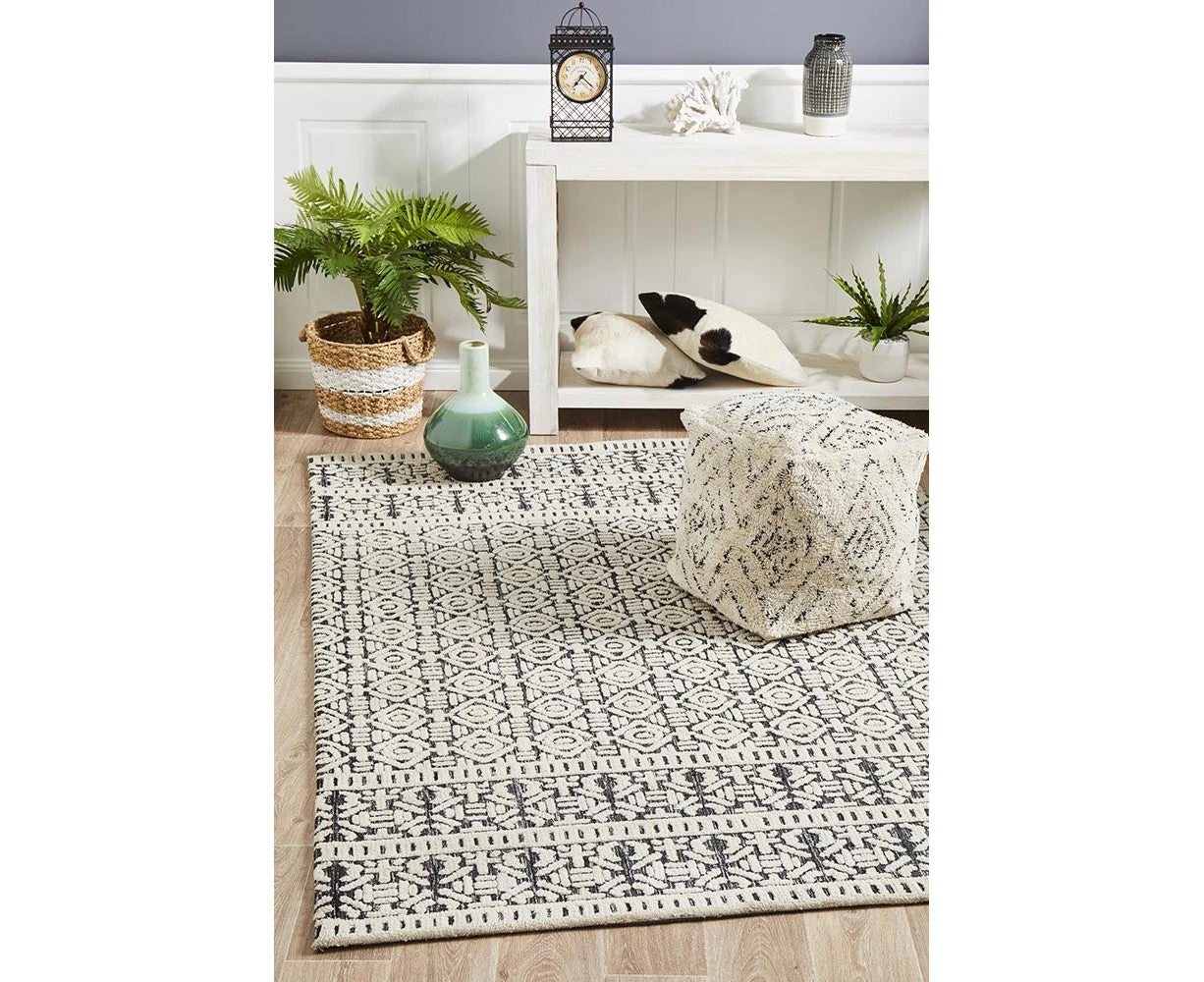 Levi Adonis Ivory Black Rug