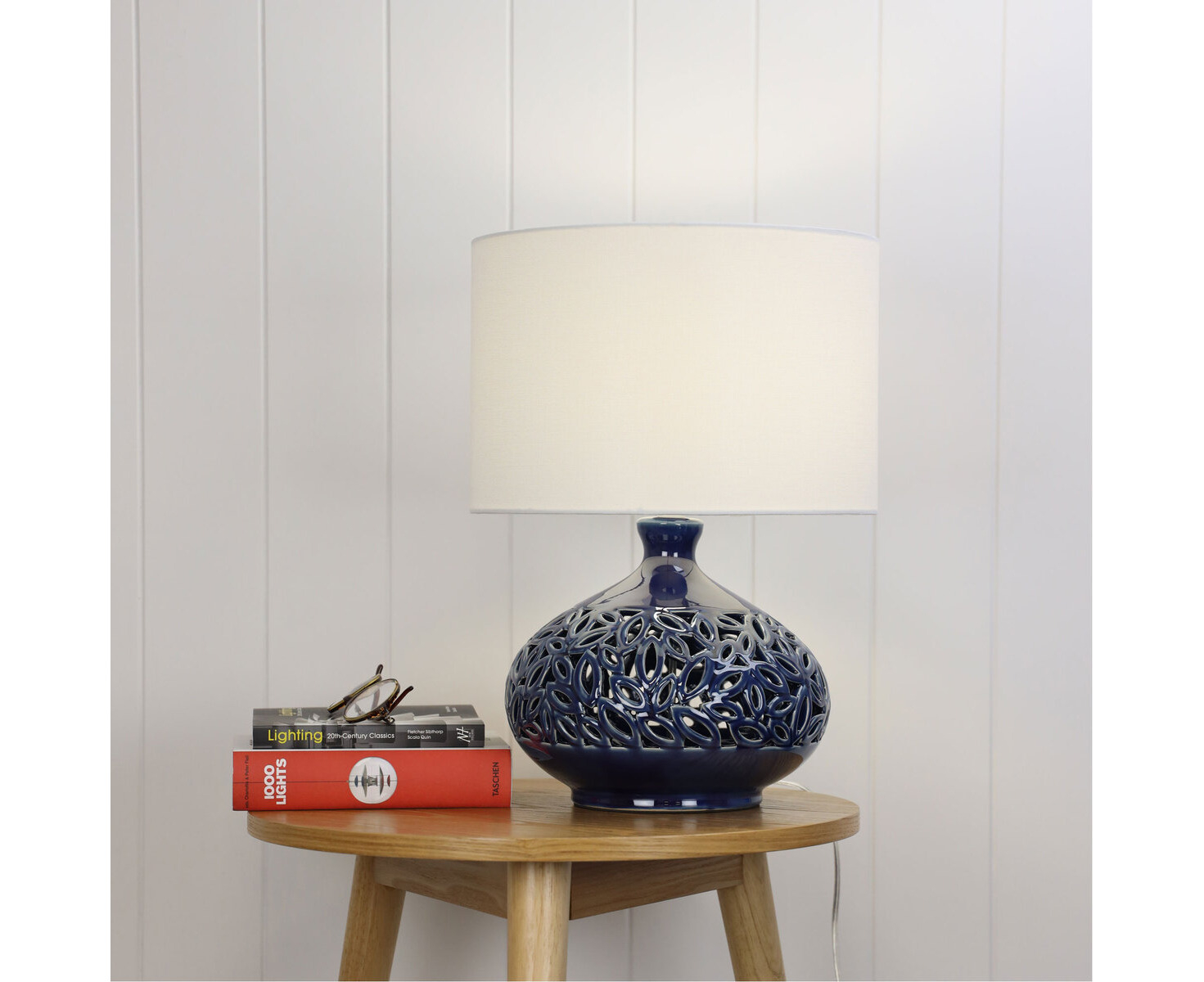 [Free Shipping]DOUGLAS Ceramic Table Lamp with Shade