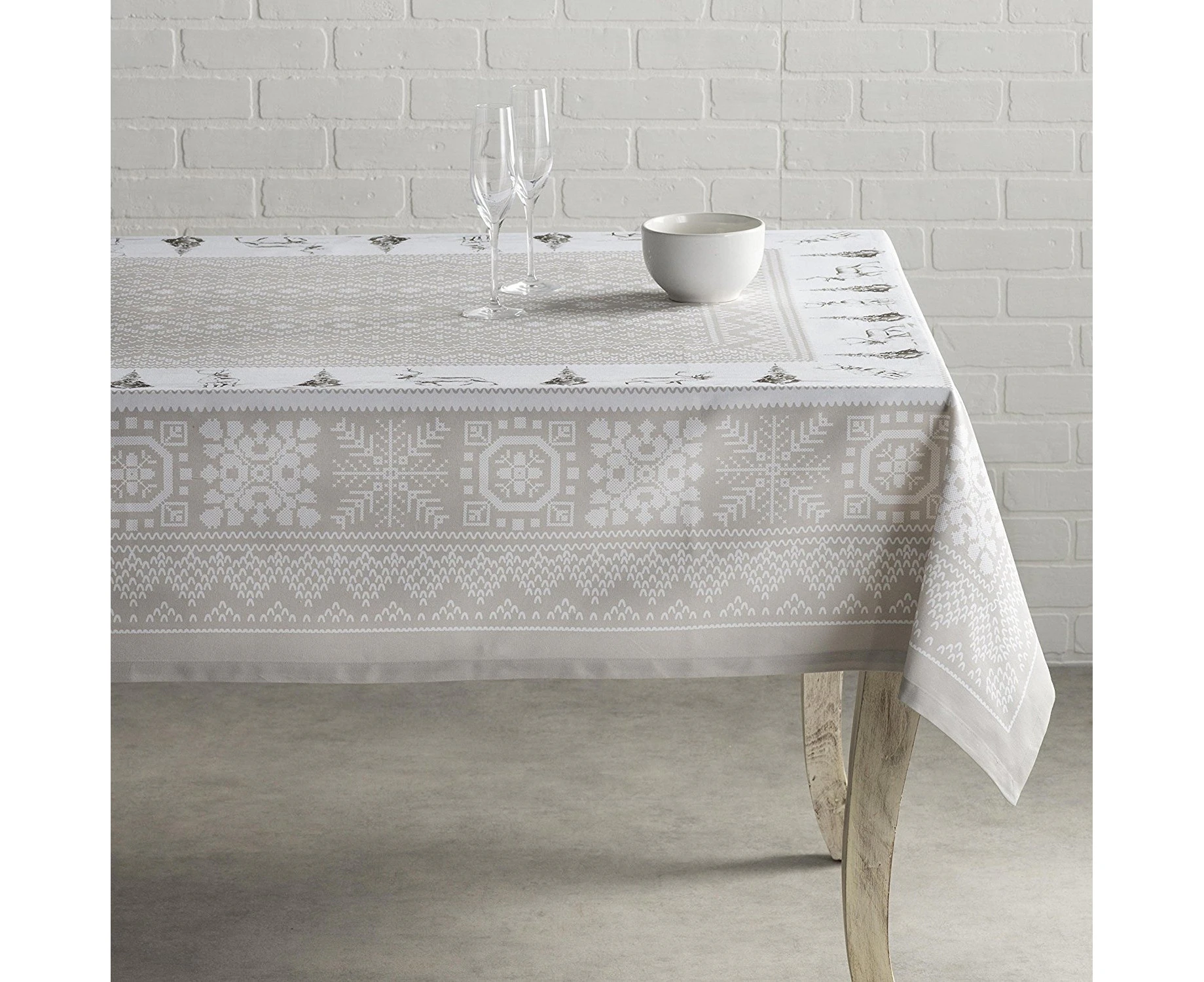 (150cm  x 150cm ) - Maison d' Hermine Cosy Christmas 100% Cotton Tablecloth 150cm by 150cm