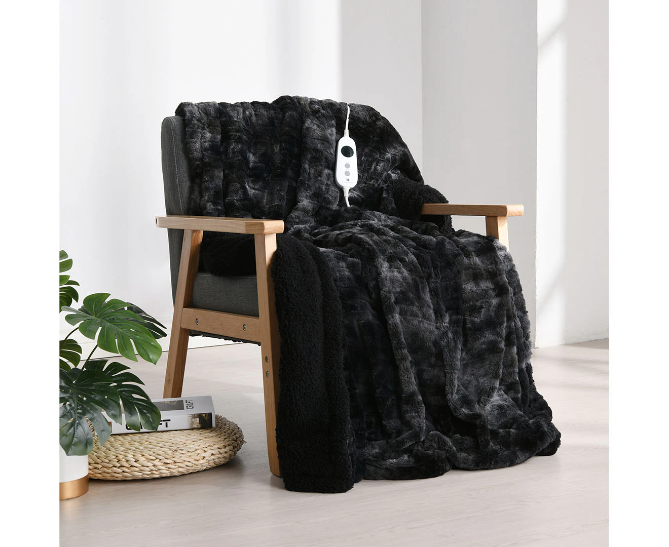 Daniel Brighton 160x130cm Faux Fur Heated Throw - Charcoal