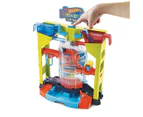 Hot Wheels Stunt Splash Car Wash Playset