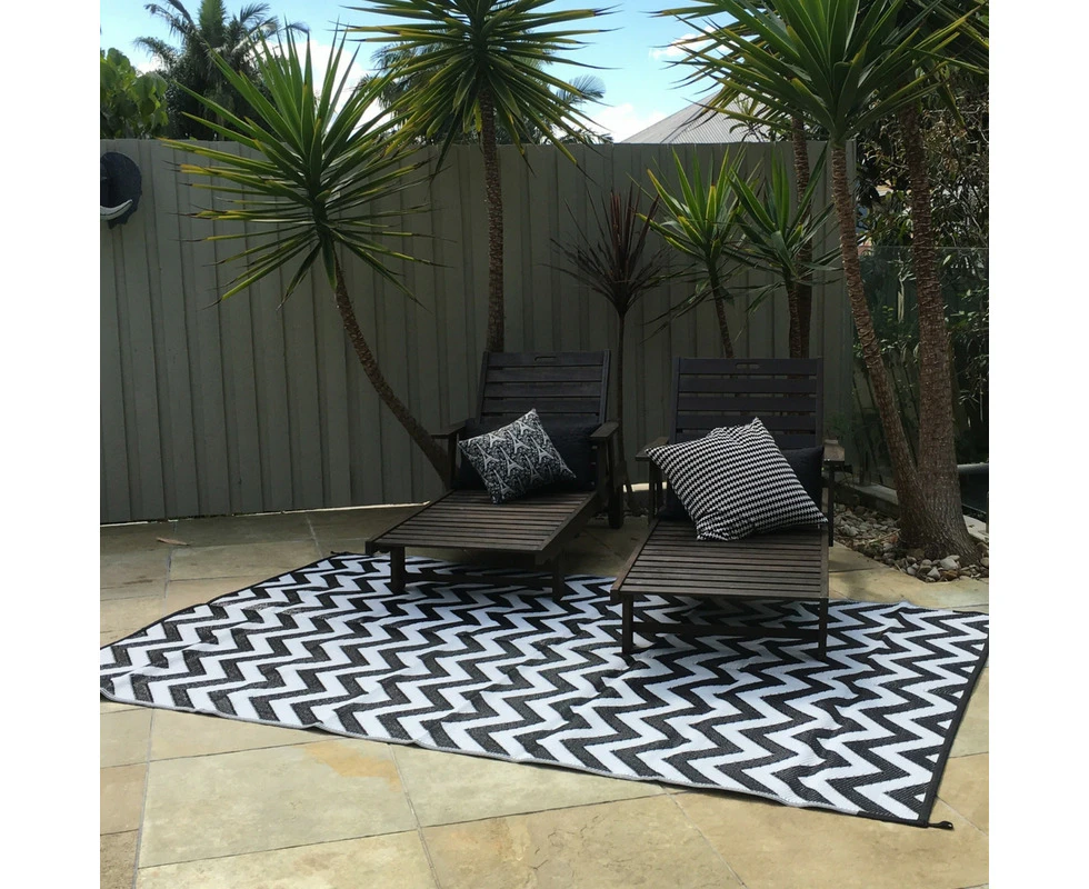 Outdoor Rug - Sparta Black And White