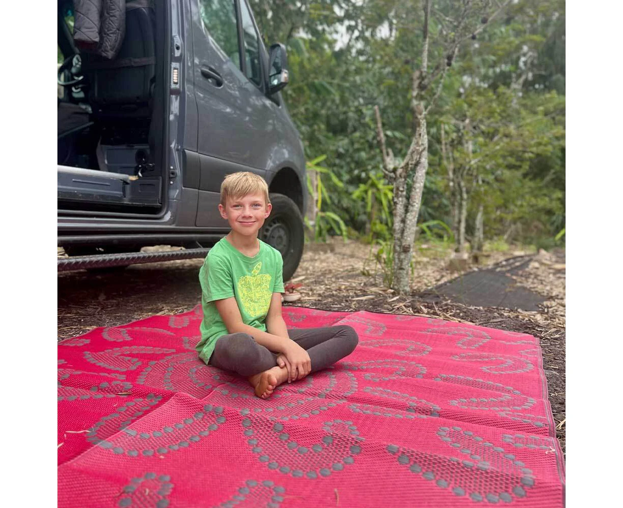 RECYCLED Plastic Mat Outdoor Rug | MEETING PLACE Design, Red Grey