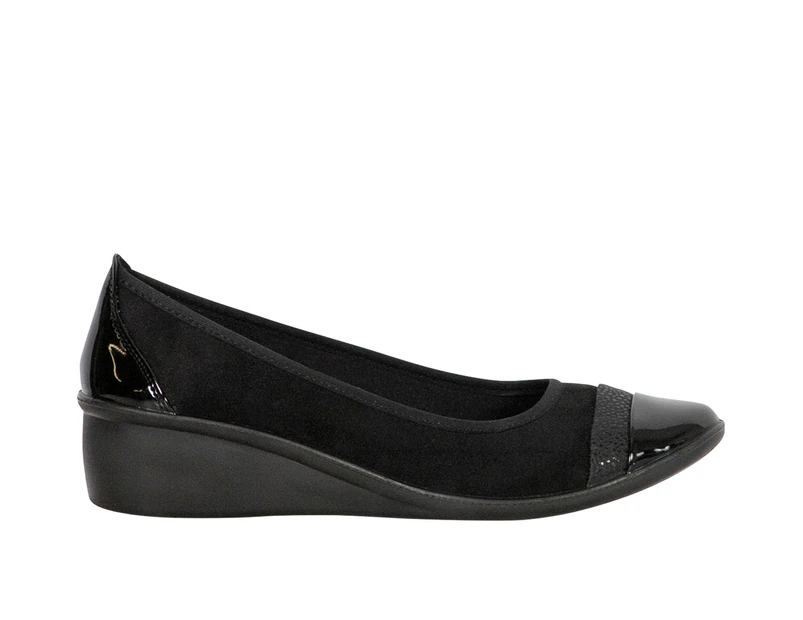 Edith Vybe Lifestyle Low Wedge Ballet Flat Women's - Black