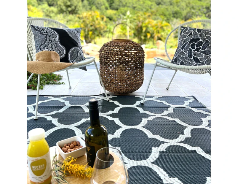 Plastic Mat | Outdoor Rug | MODERN Moroccan Design | 1.8 x 2.7m  Grey & White