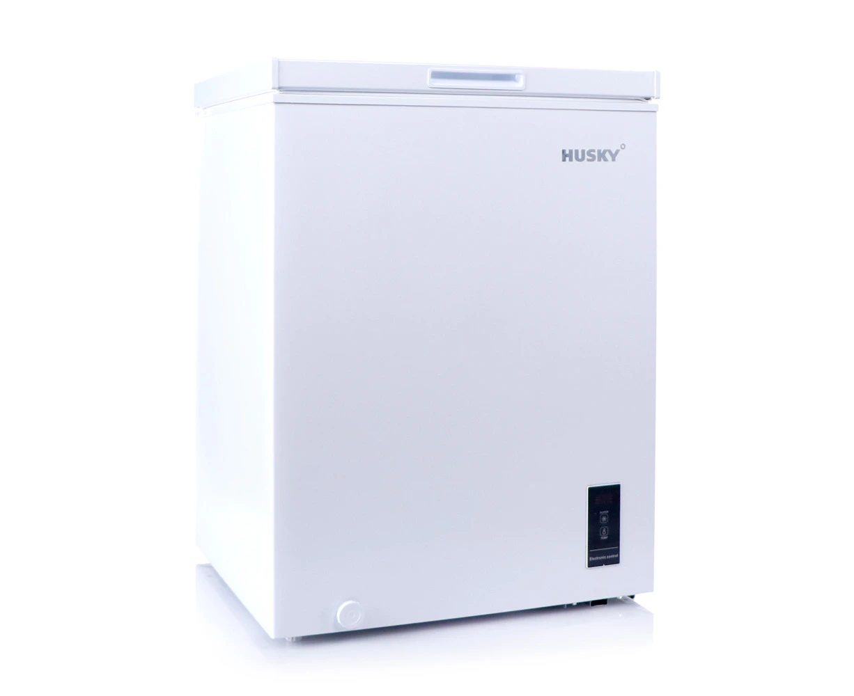 Husky 142L Solid Door Hybrid Chest Fridge/Freezer in White (HUS-142CHE.1)