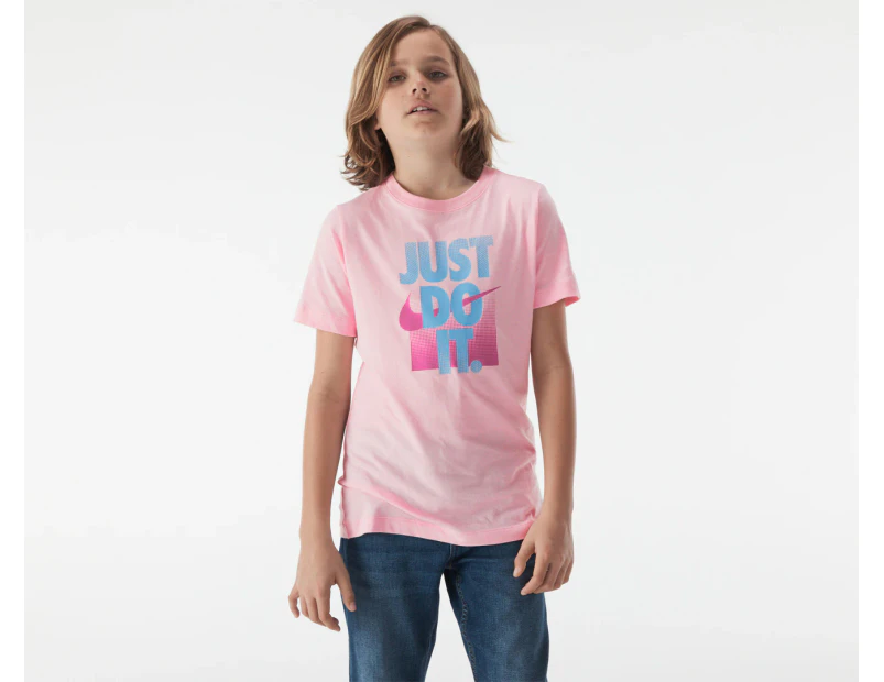 Nike Sportswear Youth Unisex Core Brandmark 1 Tee / T-Shirt / Tshirt - Medium Soft Pink