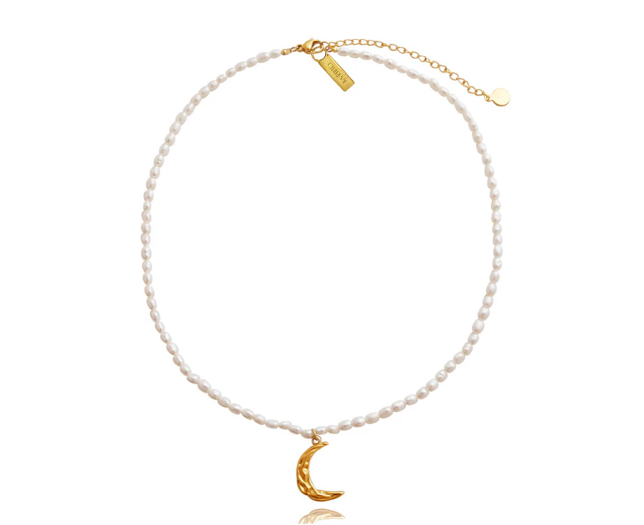 Culturesse Lavinia Freshwater Pearl 43.5cm Moon Pendant Necklace 18K Gold Plate