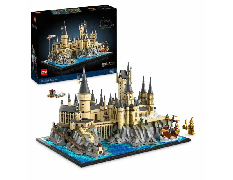 LEGO® Harry Potter Hogwarts Castle and Grounds 76419 - Multi