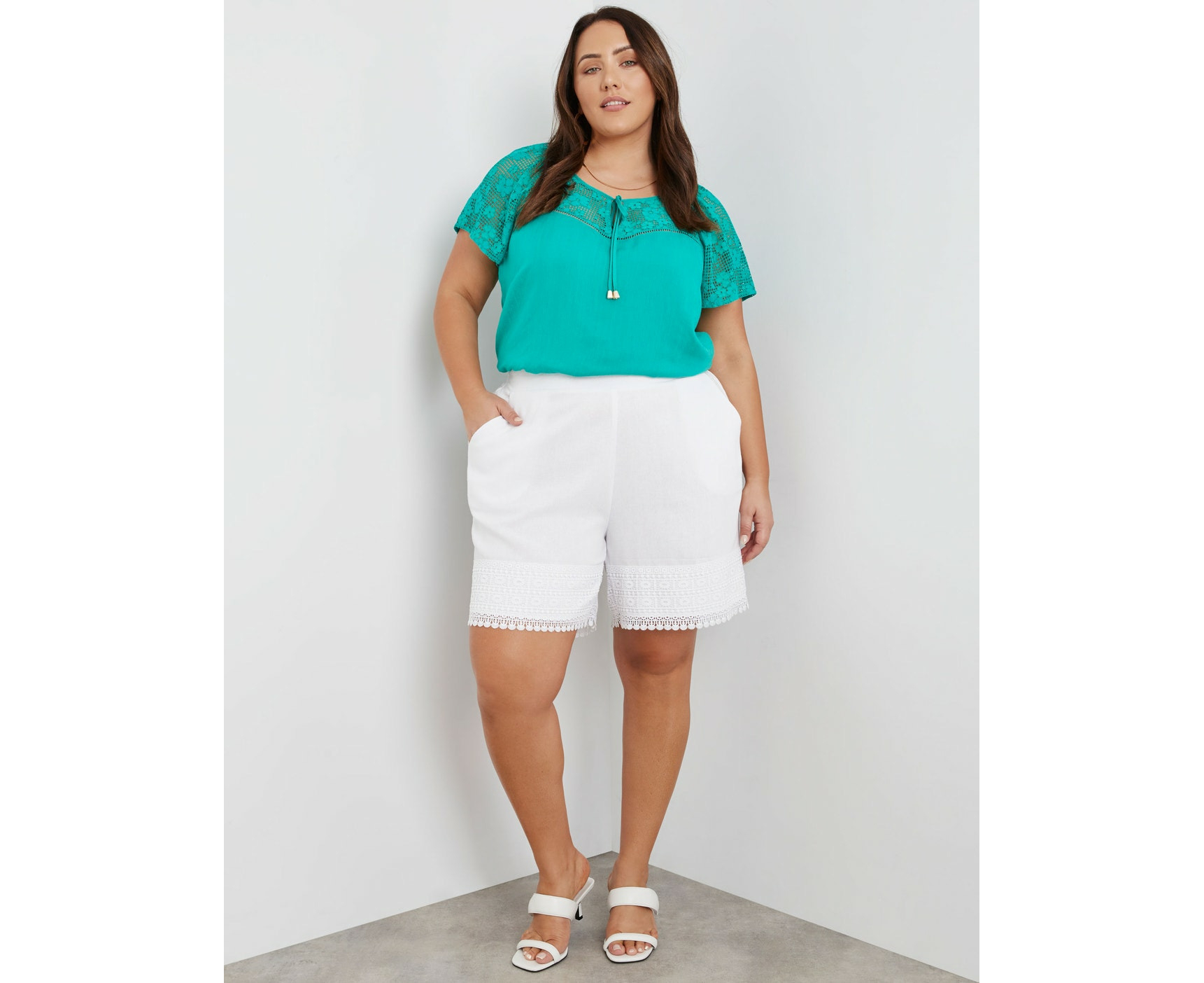 Plus size best sale white bermuda shorts