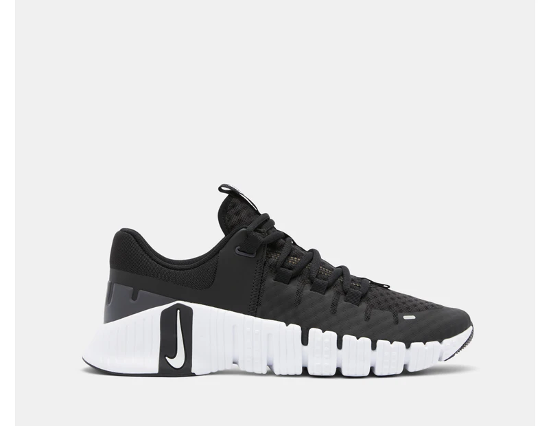 Nike metcon hot sale white black