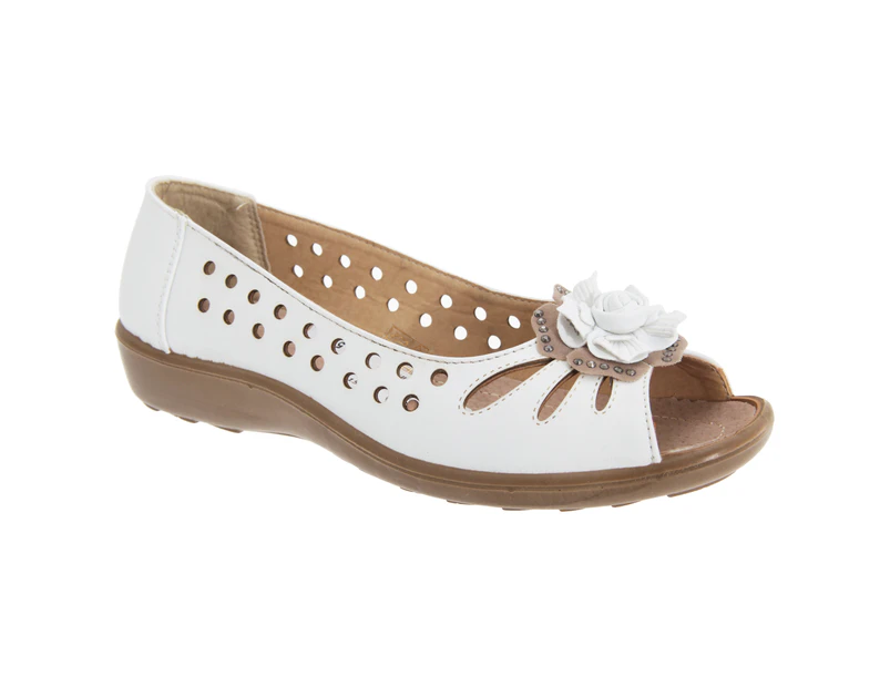 Boulevard Womens Punched Open Toe Flower Casual Shoes (White) - DF445