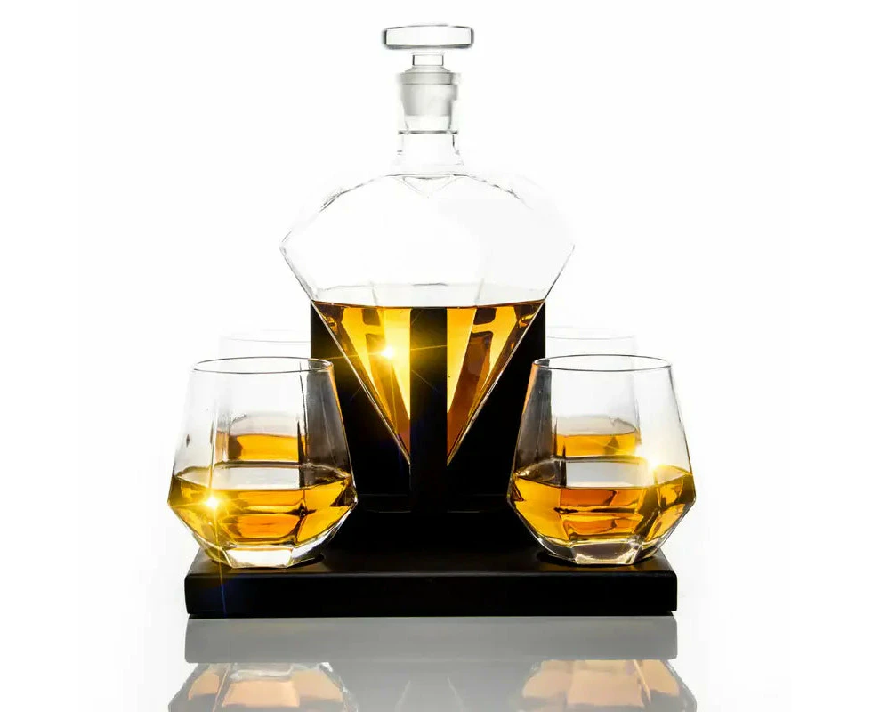 Don Vassie Diamond Shaped Decanter 850ml with 4 matching glasses and an intrinsically designed wooden display.