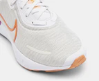 Nike Women's Renew Run 4 Running Shoes - White/Photon Dust/Fuchsia